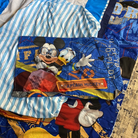 Mickey Mouse Crib Sheet Set - Picture 5 of 9